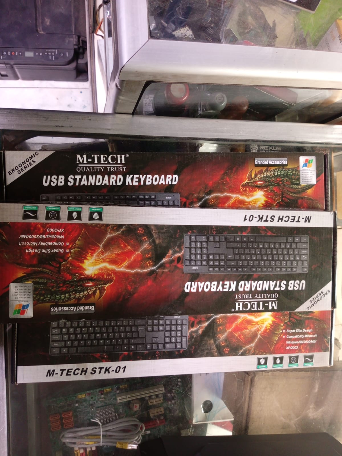 Gambar 2 Keyboard USB M-TECH STK-01 - Ergonomic Series, Desain Slim, Plug & Play