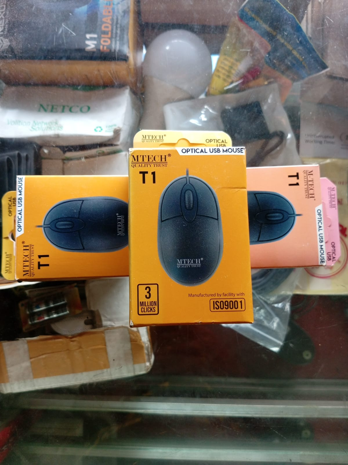 Gambar 1 MTECH T1 Optical USB Mouse – Desain Ergonomis & Tahan Lama
